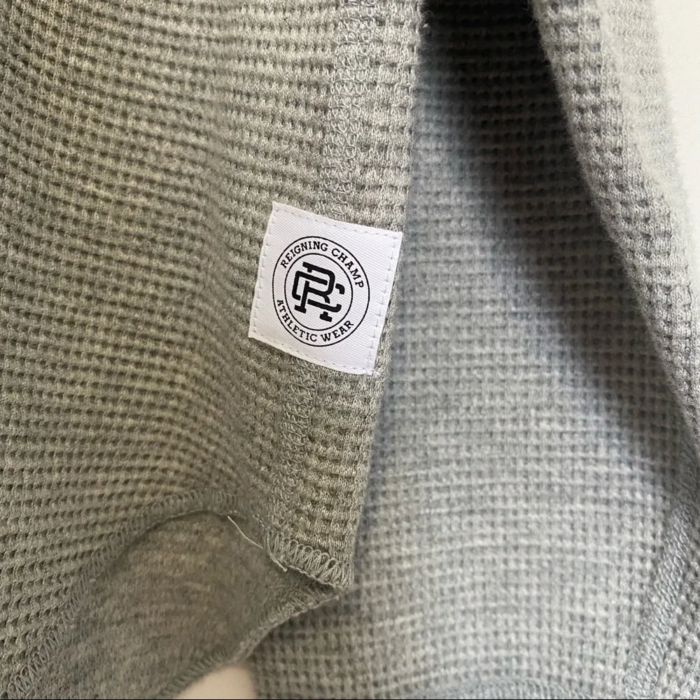 REIGNING CHAMP SWEATER - Picture 4 of 6